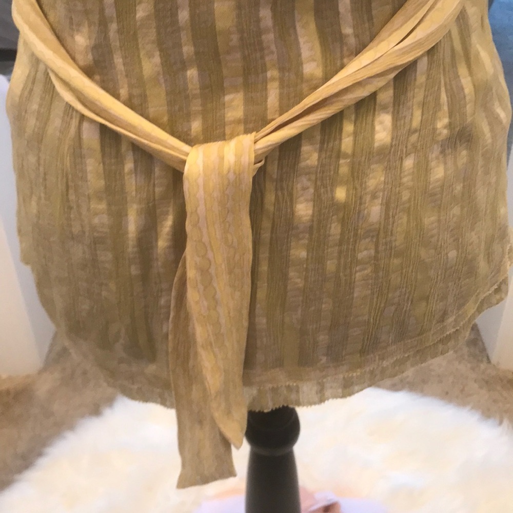 BCBG MAXAZRIA 100% SILK Ruffle Wrap Blouse - Picture 4 of 8